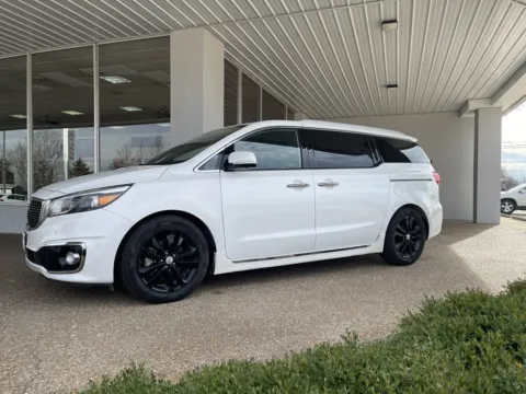 More photos of 2018 Kia Sedona SX Limited at California CDJR, MO