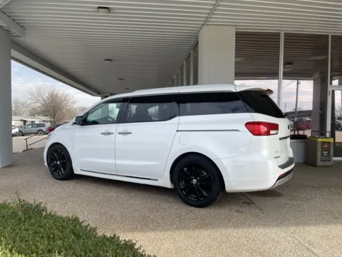 More photos of 2018 Kia Sedona SX Limited at California CDJR, MO