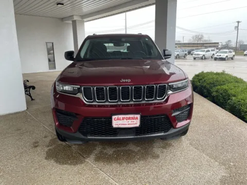Another view of 2022 Jeep Grand Cherokee Laredo for sale in California, MO at California CDJR
