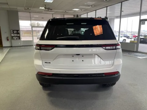 More photos of 2025 Jeep Grand Cherokee Limited at California CDJR, MO