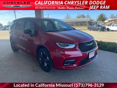 Another view of 2026 Chrysler Pacifica Select for sale in California, MO at California CDJR