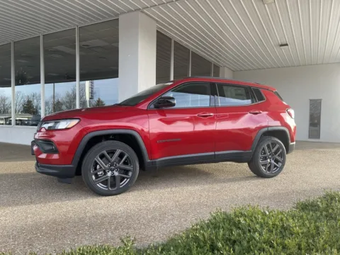 More photos of 2026 Jeep Compass Latitude at California CDJR, MO