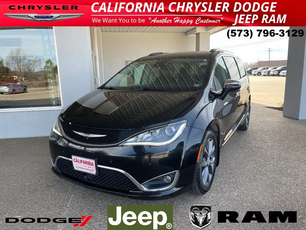 2017 Chrysler Pacifica Limited for sale in California, MO