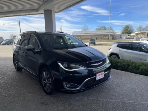 Another view of 2017 Chrysler Pacifica Limited for sale in California, MO at California CDJR