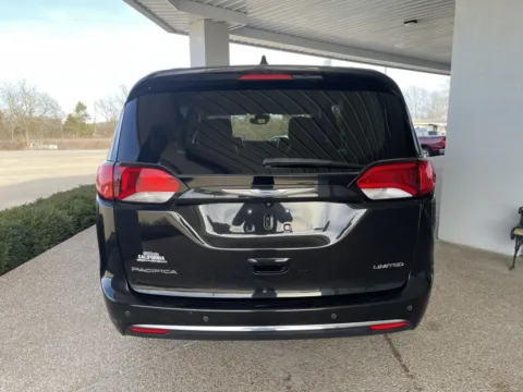 More photos of 2017 Chrysler Pacifica Limited at California CDJR, MO