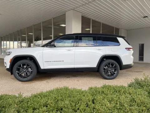 More photos of 2025 Jeep Grand Cherokee L Limited at California CDJR, MO