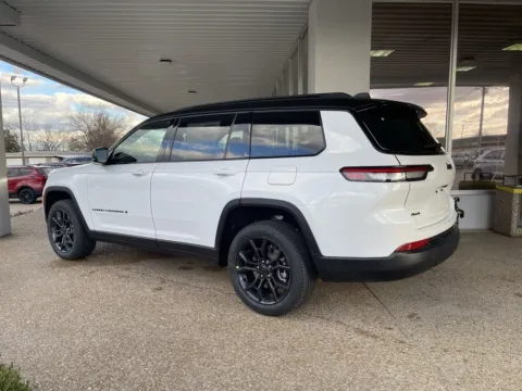 More photos of 2025 Jeep Grand Cherokee L Limited at California CDJR, MO