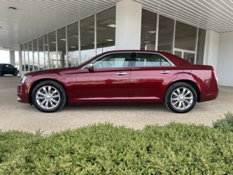More photos of 2019 Chrysler 300 Limited at California CDJR, MO