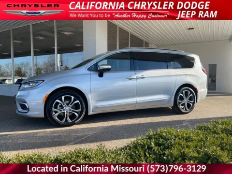 More photos of 2026 Chrysler Pacifica Pinnacle at California CDJR, MO