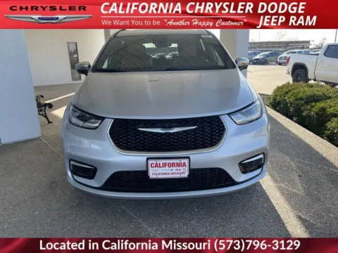 Photos of 2026 Chrysler Pacifica Pinnacle for sale in California, MO at California CDJR