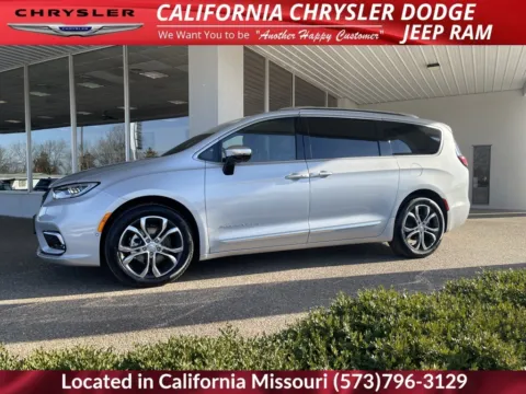 More photos of 2026 Chrysler Pacifica Pinnacle at California CDJR, MO