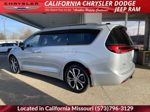 More photos of 2026 Chrysler Pacifica Pinnacle at California CDJR, MO