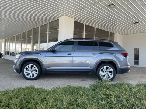 More photos of 2021 Volkswagen Atlas 3.6L V6 SE w/Technology at California CDJR, MO