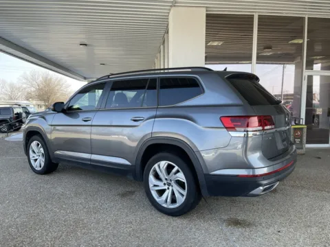 More photos of 2021 Volkswagen Atlas 3.6L V6 SE w/Technology at California CDJR, MO