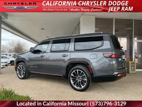 More photos of 2022 Jeep Wagoneer Series III at California CDJR, MO