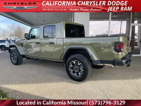 More photos of 2026 Jeep Gladiator at California CDJR, MO