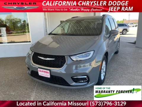 Gray 2022 Chrysler Pacifica Touring L for sale in California, MO