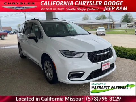 Another view of 2023 Chrysler Pacifica Limited for sale in California, MO at California CDJR