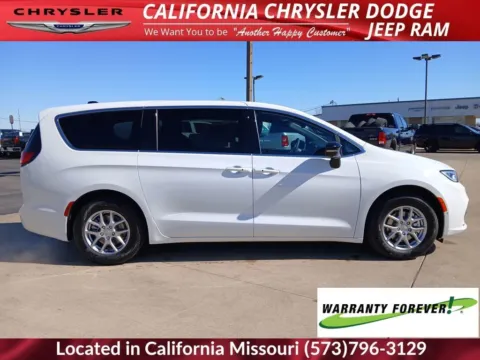 Photos of 2026 Chrysler Pacifica Select for sale in California, MO at California CDJR