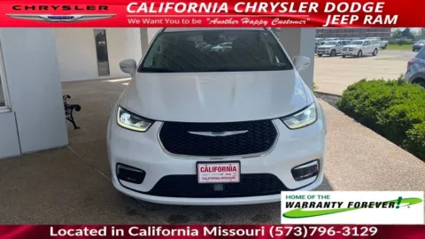 Photos of 2022 Chrysler Pacifica Touring L for sale in California, MO at California CDJR