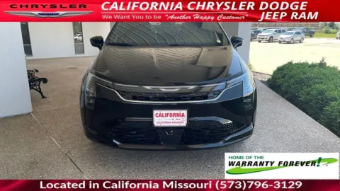 Photos of 2027 Chrysler Pacifica Limited for sale in California, MO at California CDJR