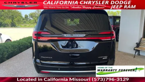 More photos of 2027 Chrysler Pacifica Limited at California CDJR, MO