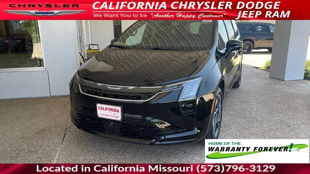 Black 2027 Chrysler Pacifica Limited for sale in California, MO
