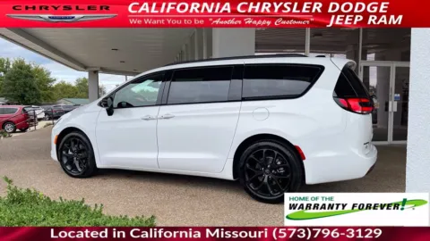 More photos of 2027 Chrysler Pacifica Limited at California CDJR, MO