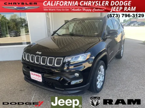 Black 2022 Jeep Compass Latitude Lux for sale in California, MO