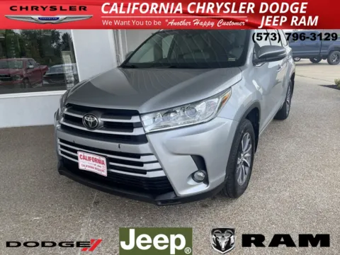 Silver 2017 Toyota Highlander for sale in California, MO