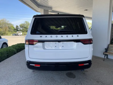 More photos of 2025 Jeep Wagoneer Series III at California CDJR, MO