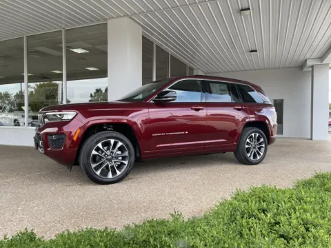 More photos of 2025 Jeep Grand Cherokee Overland at California CDJR, MO