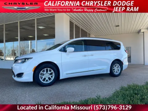 More photos of 2020 Chrysler Pacifica Touring L at California CDJR, MO