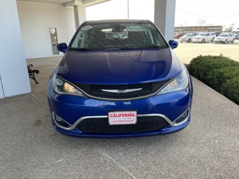 Another view of 2020 Chrysler Pacifica Touring for sale in California, MO at California CDJR