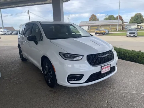 Another view of 2026 Chrysler Pacifica Select for sale in California, MO at California CDJR
