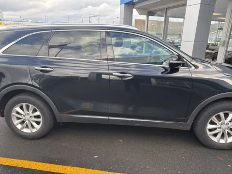 More photos of 2016 Kia Sorento LX at Chevrolet Longview, WA