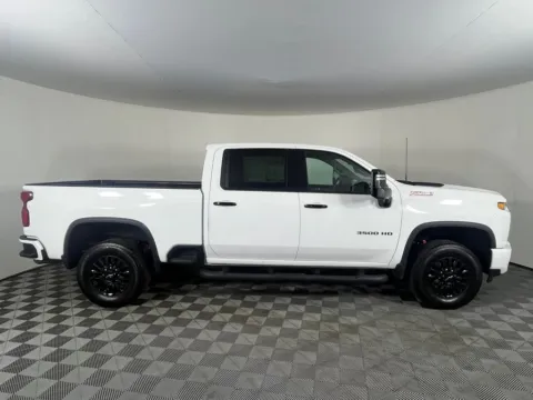 More photos of 2022 Chevrolet Silverado 3500HD LTZ at Chevrolet Longview, WA