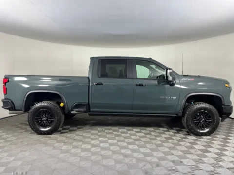 More photos of 2026 Chevrolet Silverado 2500HD ZR2 at Chevrolet Longview, WA