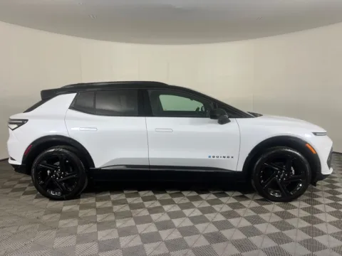 More photos of 2026 Chevrolet Equinox EV RS at Chevrolet Longview, WA