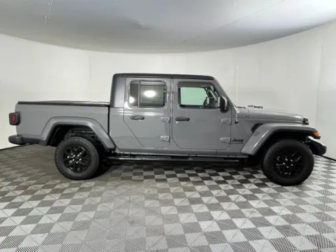 More photos of 2022 Jeep Gladiator Sport at Chevrolet Longview, WA