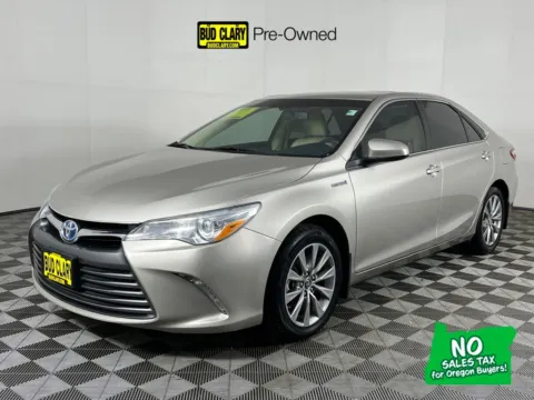 Beige 2016 Toyota Camry Hybrid LE for sale in Longview, WA