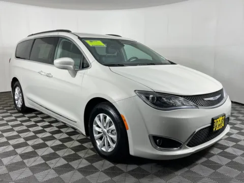 Another view of 2017 Chrysler Pacifica Touring L for sale in Longview, WA at Bud Clary Chevrolet Longview