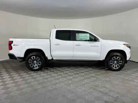 More photos of 2026 Chevrolet Colorado Z71 at Bud Clary Chevrolet Longview, WA