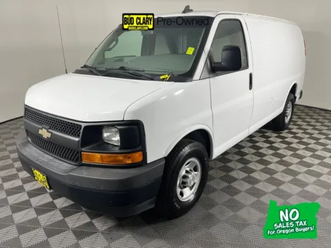 White 2017 Chevrolet Express 3500 Work Van for sale in Longview, WA