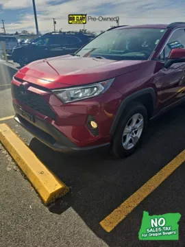 Red 2019 Toyota RAV4 XLE for sale in Longview, WA