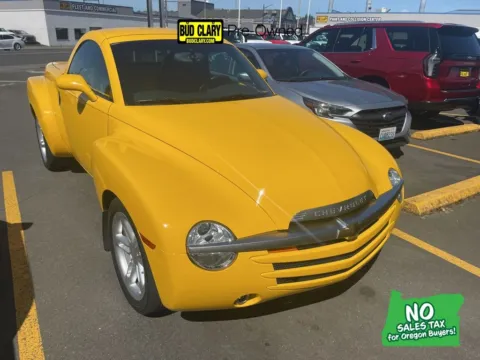 Yellow 2004 Chevrolet SSR for sale in Longview, WA