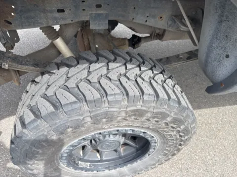 More photos of 2000 Ford F-250SD XL at Bud Clary Chevrolet Longview, WA