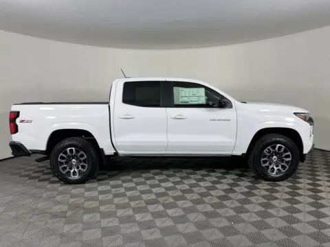 More photos of 2025 Chevrolet Colorado 4WD Z71 at Chevrolet Longview, WA
