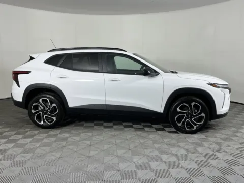More photos of 2025 Chevrolet Trax 2RS at Chevrolet Longview, WA