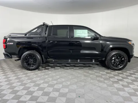 More photos of 2025 Chevrolet Colorado 4WD Z71 at Chevrolet Longview, WA